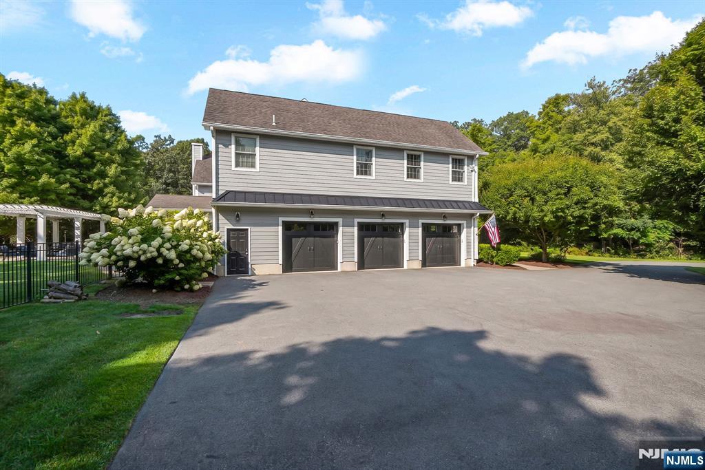 Photo 42 of Single family home for sale at 21 Reagan Way, Kinnelon Borough, NJ 07405 | MLS# 26036424 | Listing updated on 2026-10-06