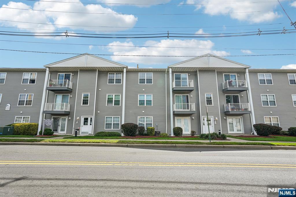 300 Schuyler Avenue 16