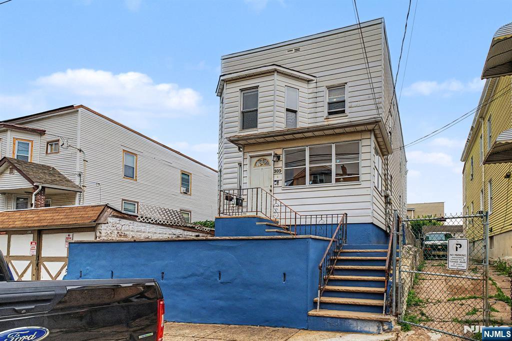 305 Pacific Street - Photo 1