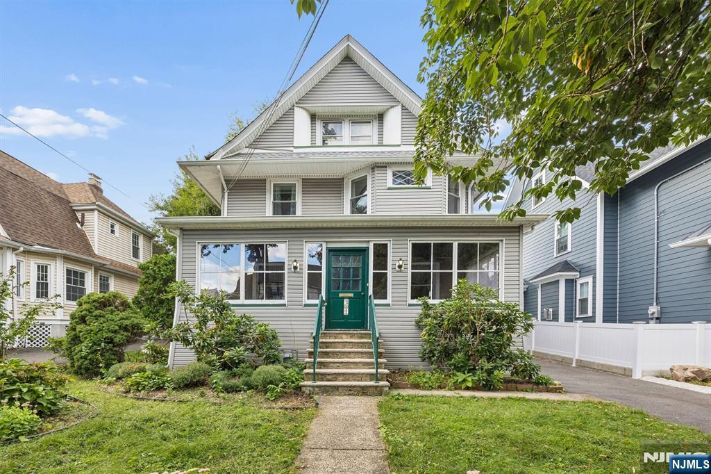 34 Hasbrouck Place - Photo 1