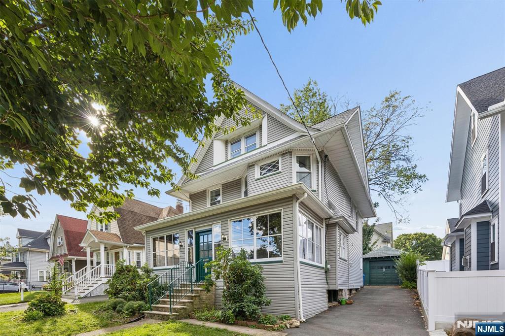 34 Hasbrouck Place - Photo 2