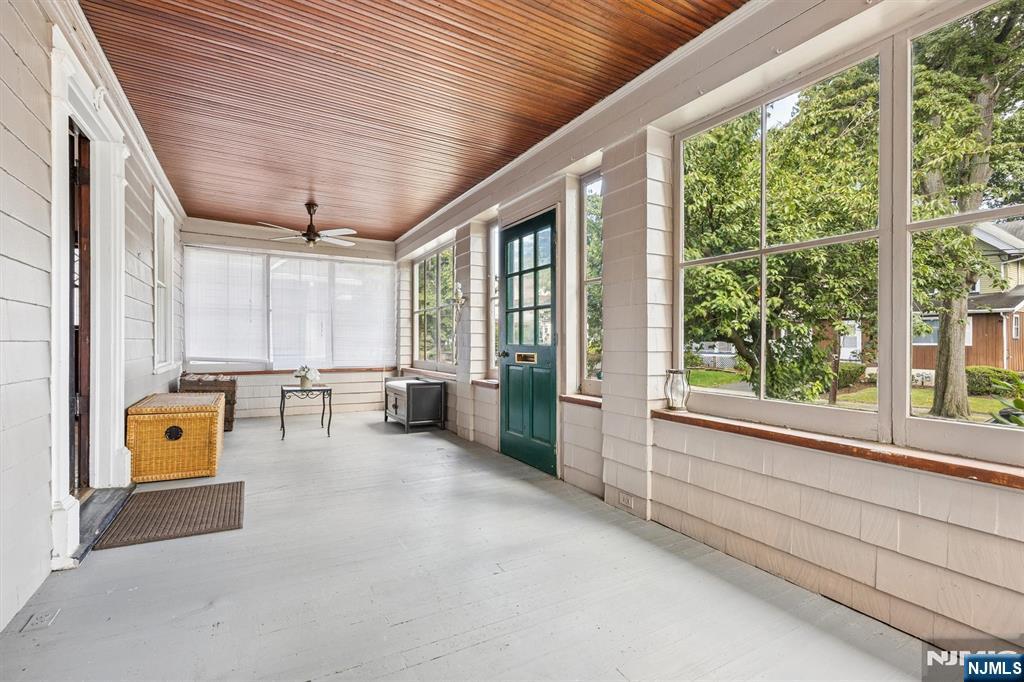 34 Hasbrouck Place - Photo 4