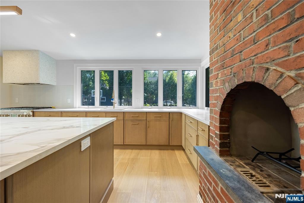390 Harland Avenue — photo 13