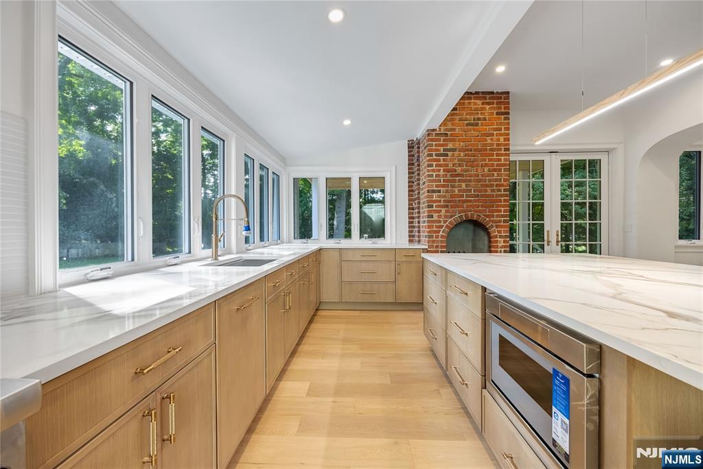 390 Harland Avenue — photo 16