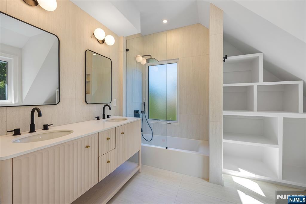 390 Harland Avenue — photo 29
