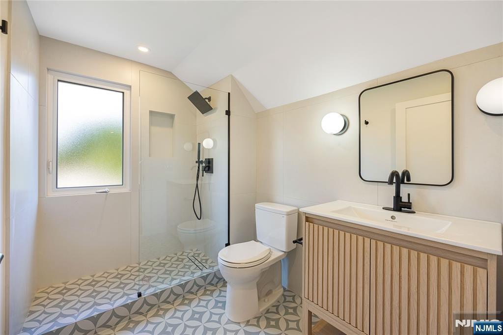 390 Harland Avenue — photo 31