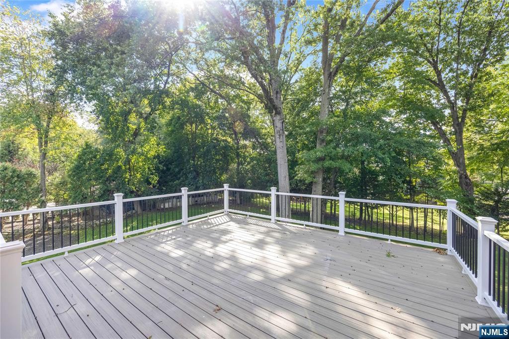 390 Harland Avenue — photo 33