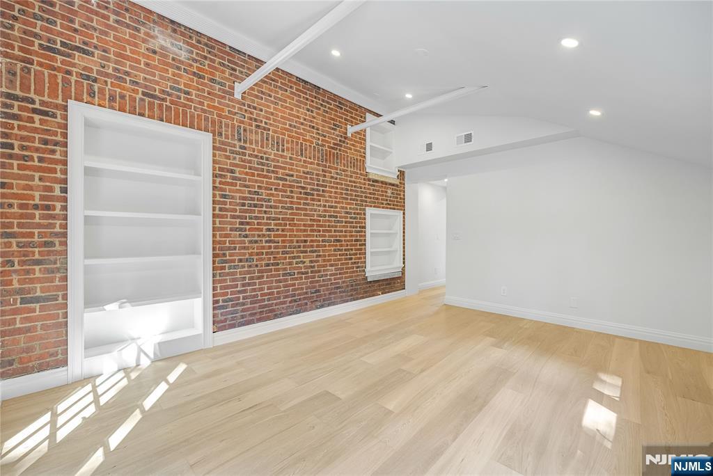390 Harland Avenue — photo 35