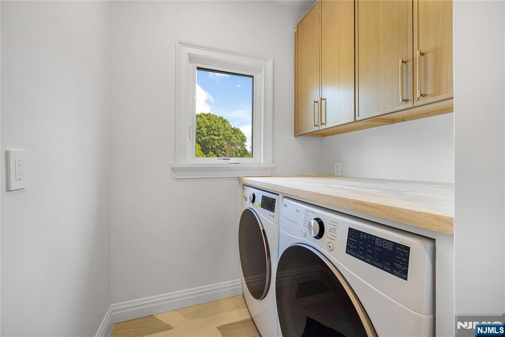 390 Harland Avenue — photo 36