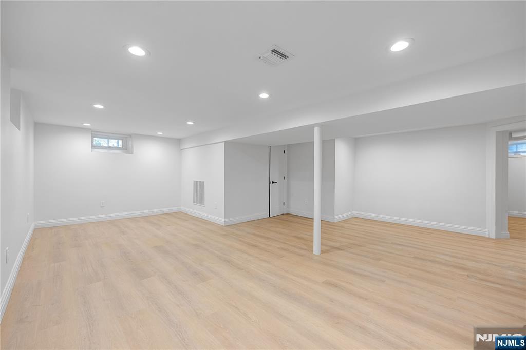 390 Harland Avenue — photo 39