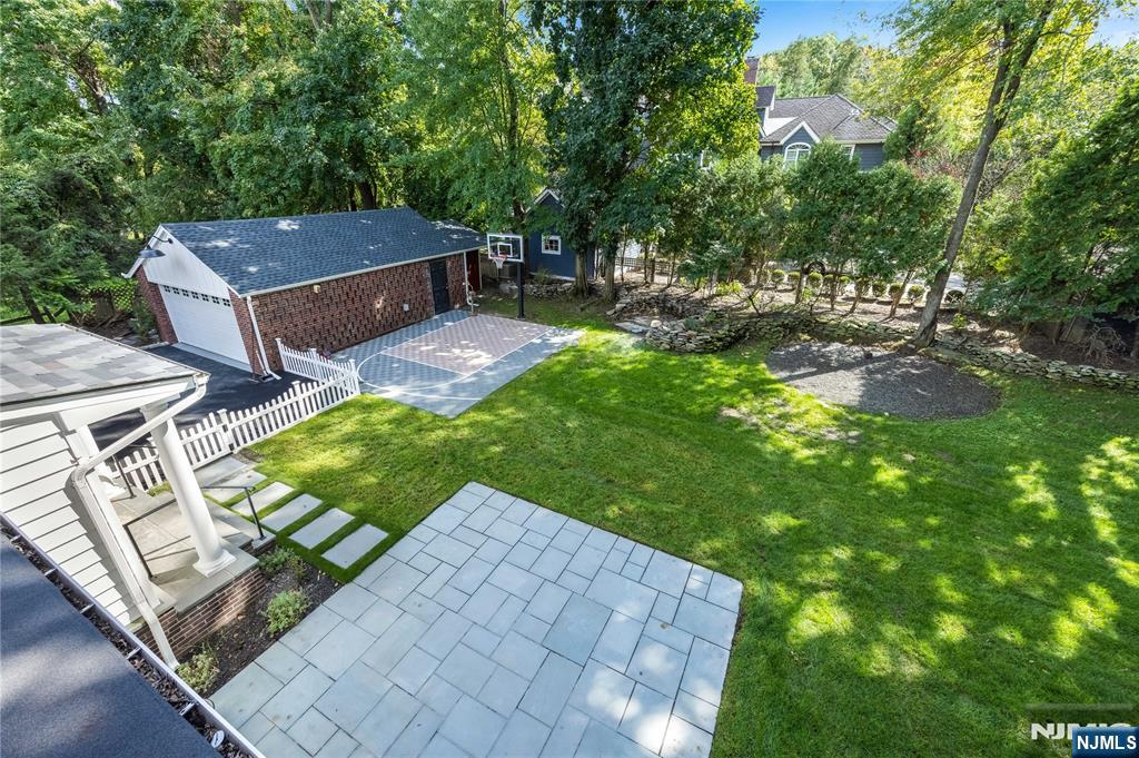390 Harland Avenue — photo 46