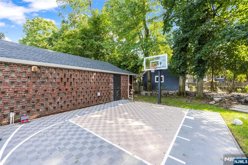 390 Harland Avenue — photo 48