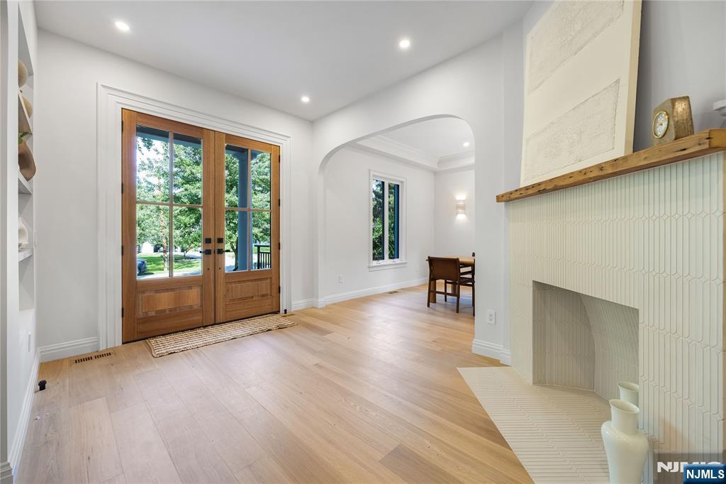 390 Harland Avenue — photo 8
