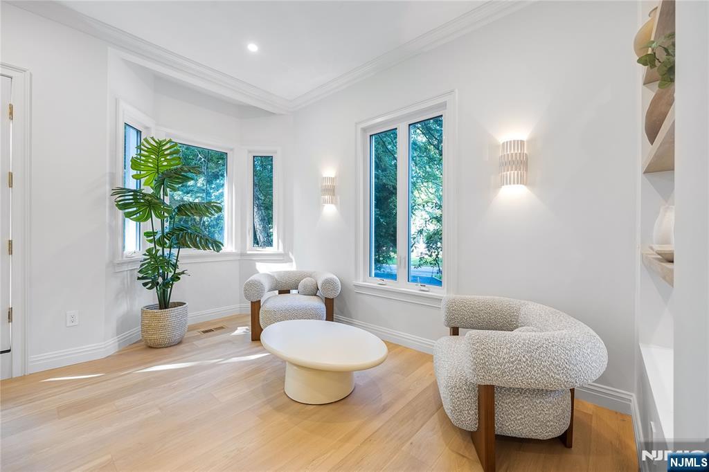 390 Harland Avenue — photo 10