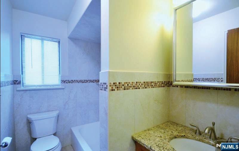 121 Grove Street 1 - Photo 3