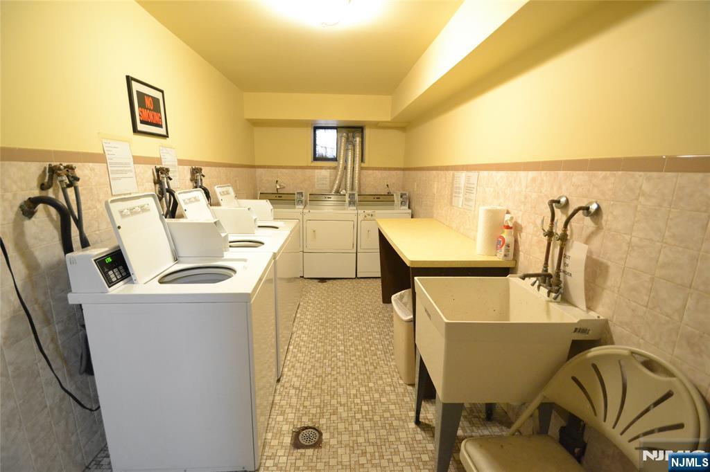 121 Grove Street 1 - Photo 4
