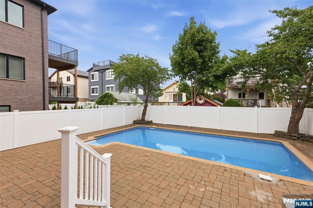 473 Oakdene Avenue - Photo 2