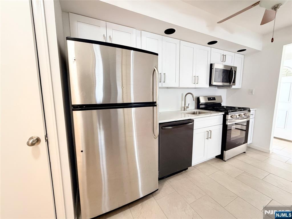 9051 Palisade Avenue 8 - Photo 2