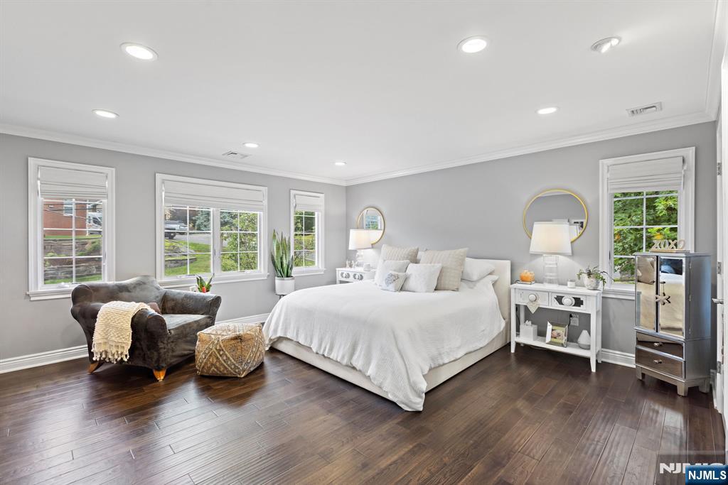 70 Cecelia Avenue - Photo 4