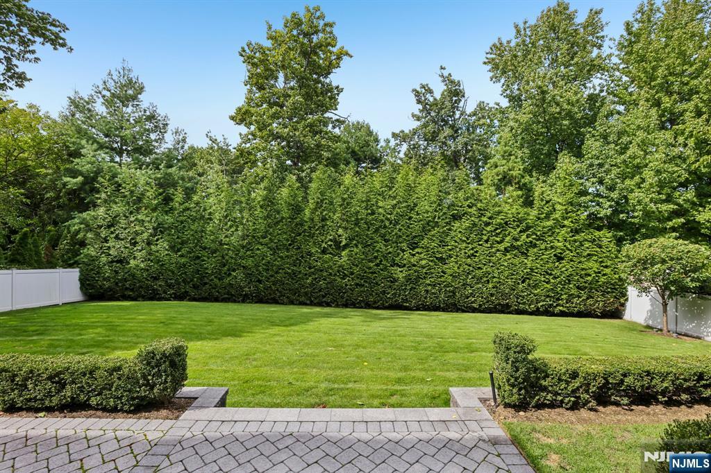 464 Woodland Street — photo 38