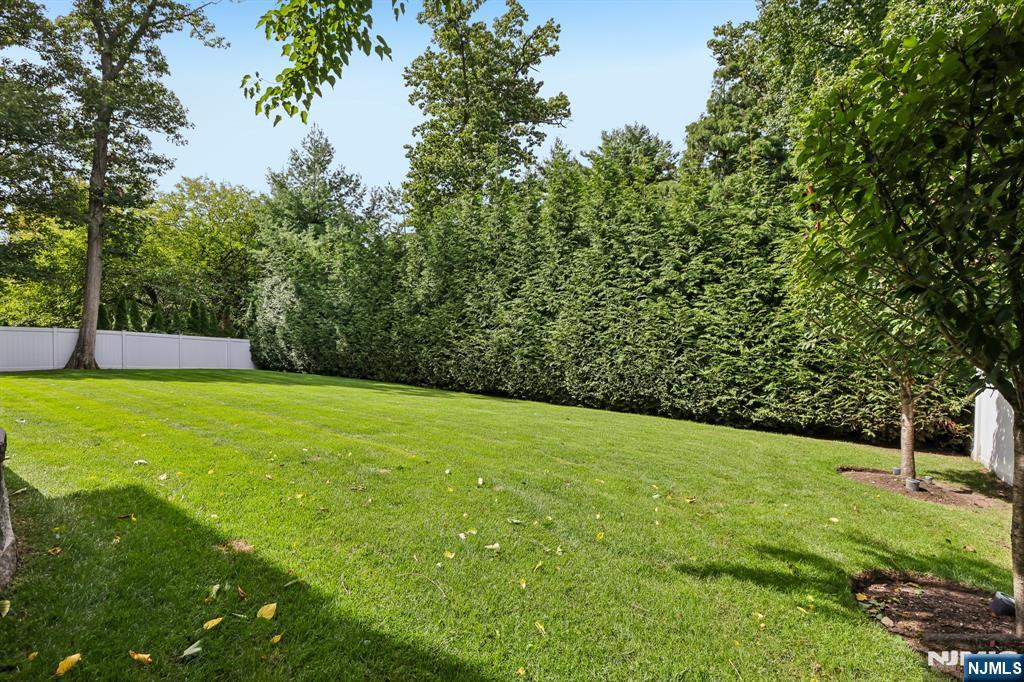 464 Woodland Street — photo 39