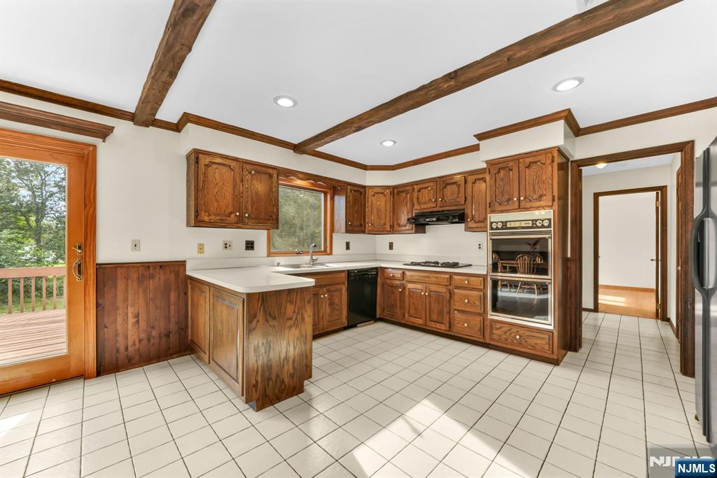 16 Avalon Drive - Photo 5