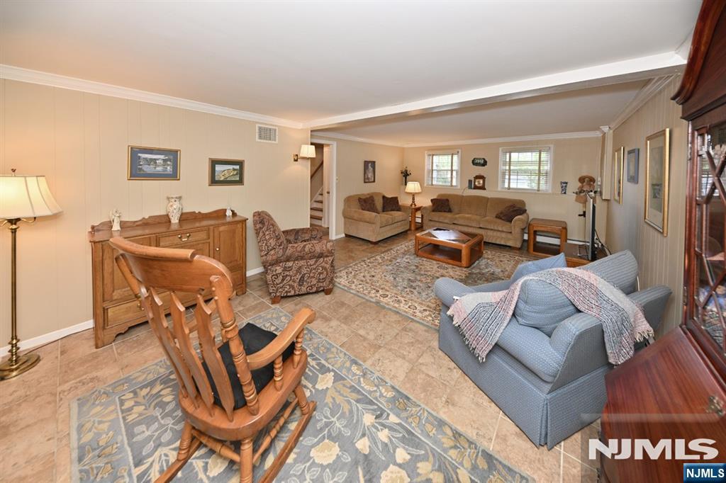 54 Walton Avenue