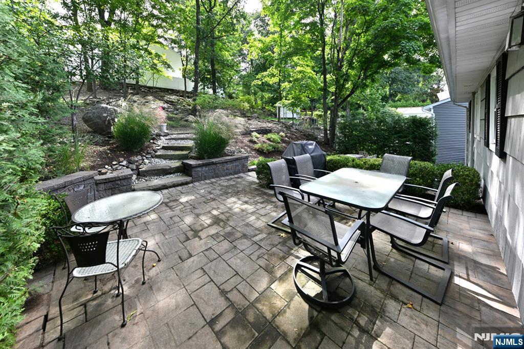 54 Walton Avenue - Photo 5