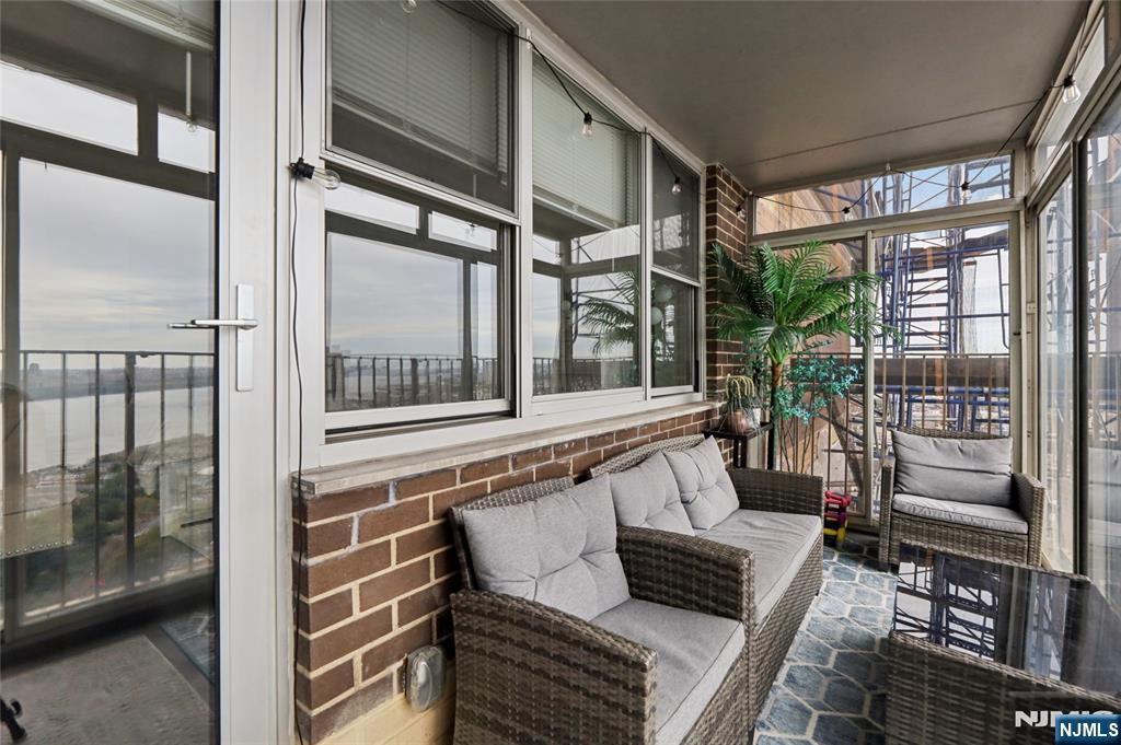 6040 Boulevard East 30N - Photo 4