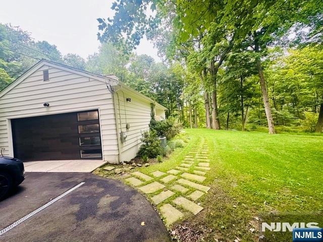 Photo 4 of House for sale at 573 Kiowa Dr, Franklin Lakes, NJ 07417 | MLS# 26036537 | Listing updated on 2026-10-07
