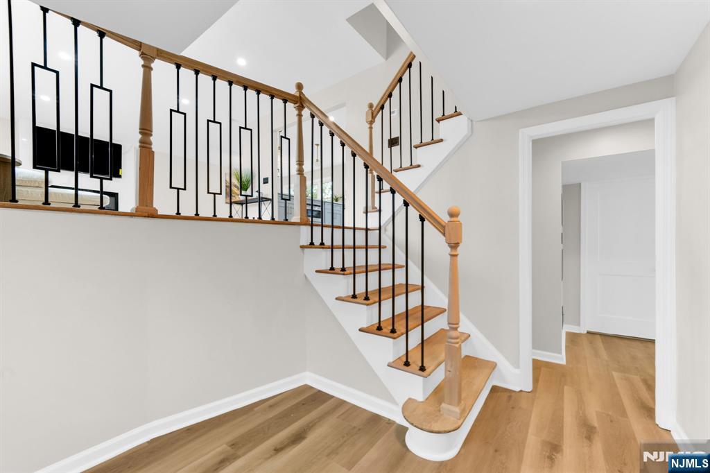 33 Woodhull Avenue - Photo 3