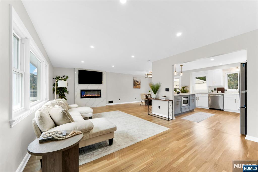 33 Woodhull Avenue - Photo 4
