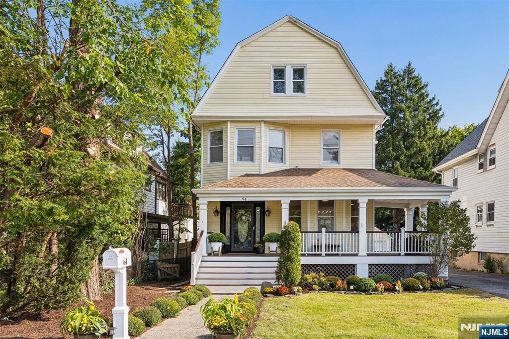 64 Watchung Avenue - Photo 1