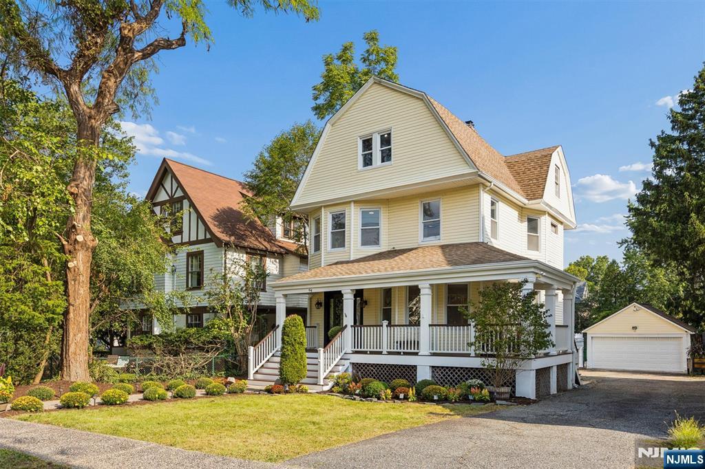 64 Watchung Avenue - Photo 2