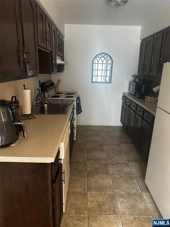 157 3rd Avenue - Photo 4