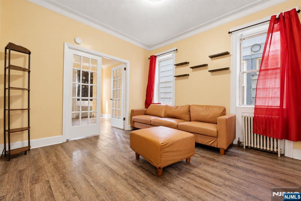 576 32nd Street - Photo 3