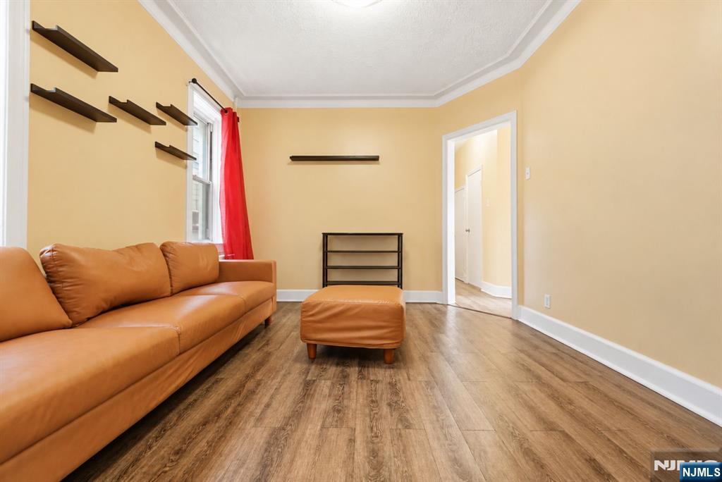 576 32nd Street - Photo 4