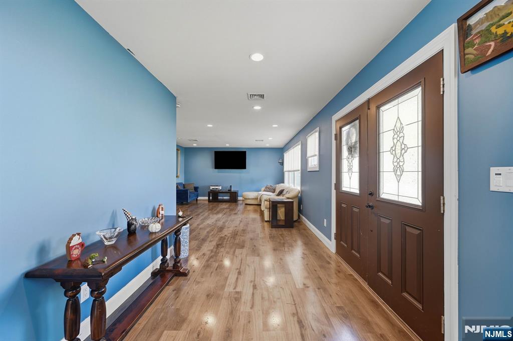 Photo 4 of Single family home for sale at 51 Princeton Ter, Oakland, NJ 07436 | MLS# 26036593 | Listing updated on 2026-10-08