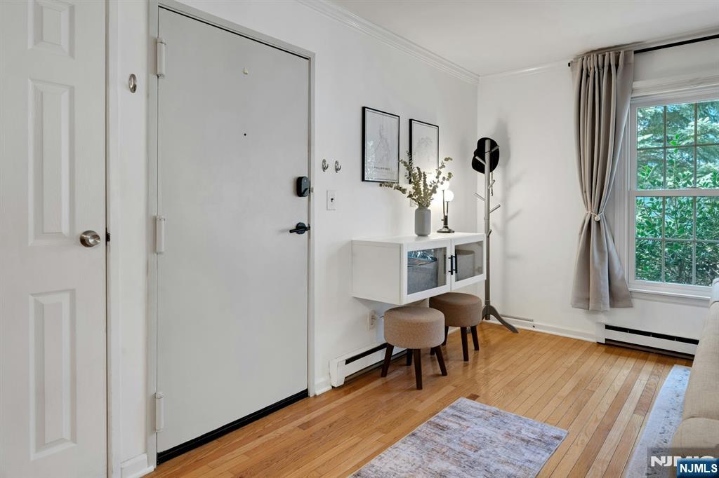 301 Claremont Avenue C0003 - Photo 3