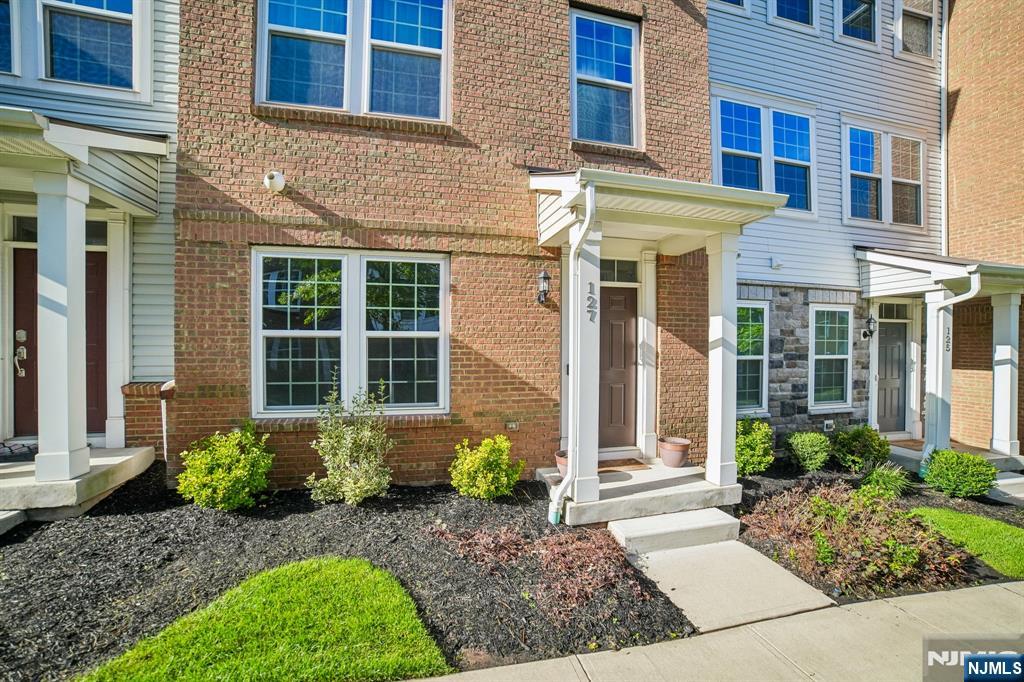 127 Truman Drive - Photo 1