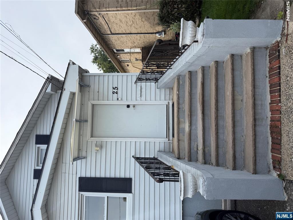 25 Henry Street 1 - Photo 1