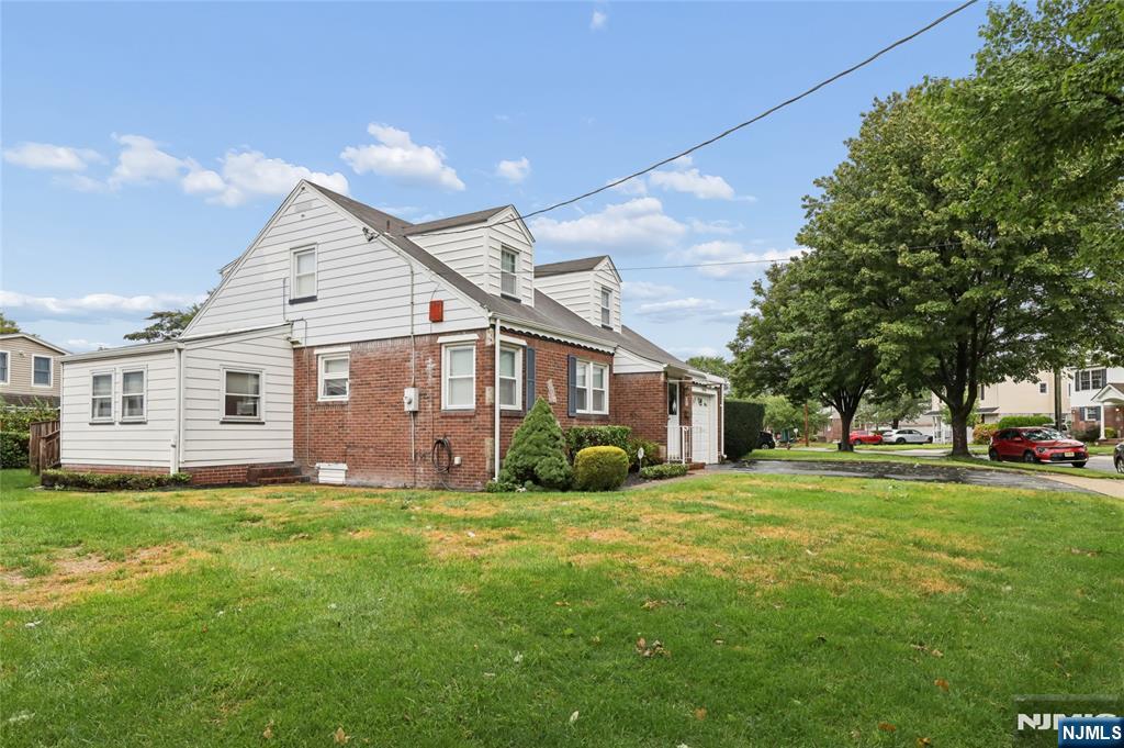 Photo 3 of Single family home for sale at 11-04 Harrison Dr, Fair Lawn, NJ 07410 | MLS# 26036608 | Listing updated on 2026-09-30