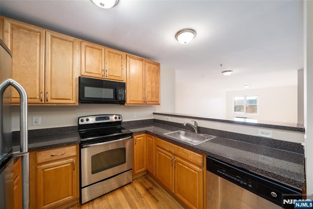 448 Palisade Avenue — photo 11