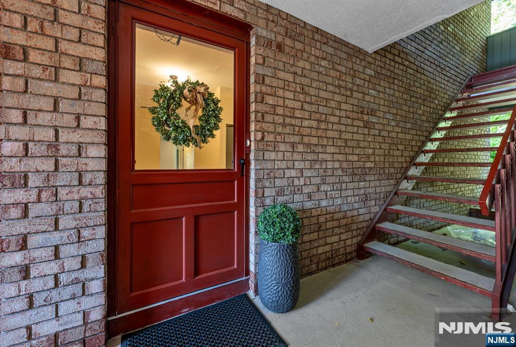141 Indian Hollow Court - Photo 2