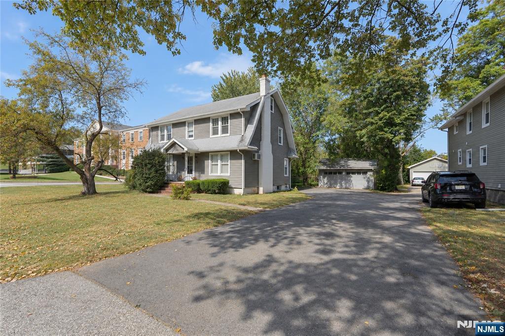 30 Bloomfield Avenue - Photo 2