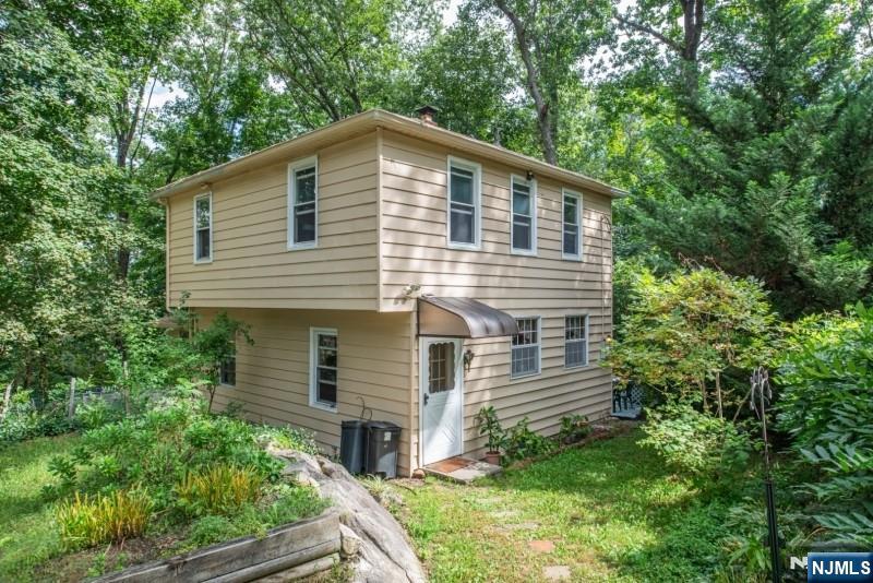 Photo 1 of Single family home for sale at 19 Skyland Ave, Wanaque, NJ 07420 | MLS# 26036686 | Listing updated on 2026-10-04