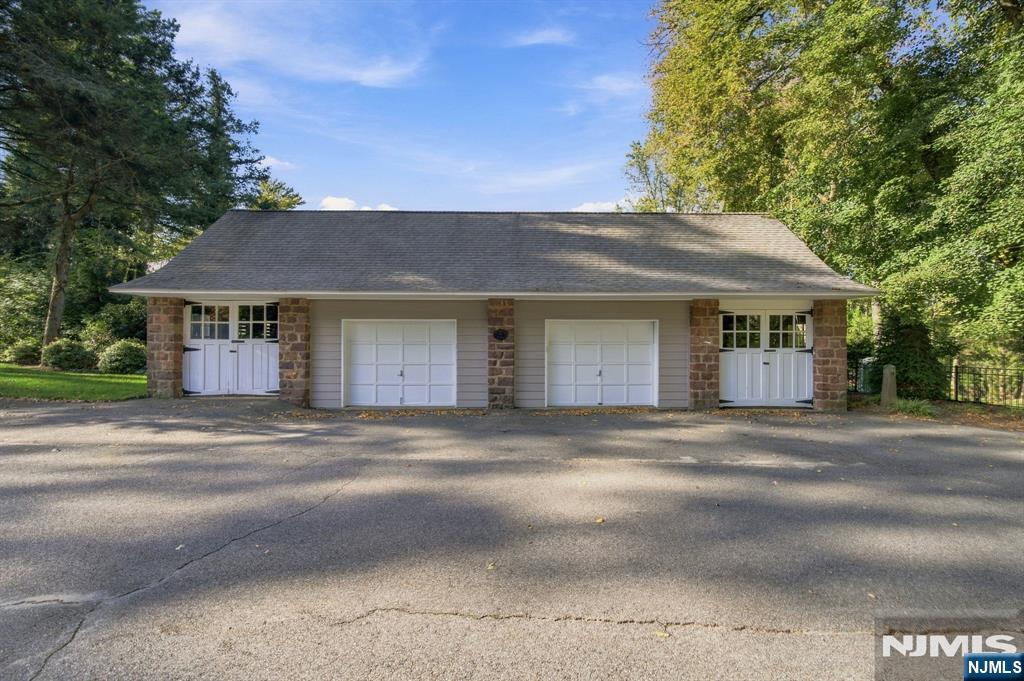 15 Duck Pond Road — photo 31