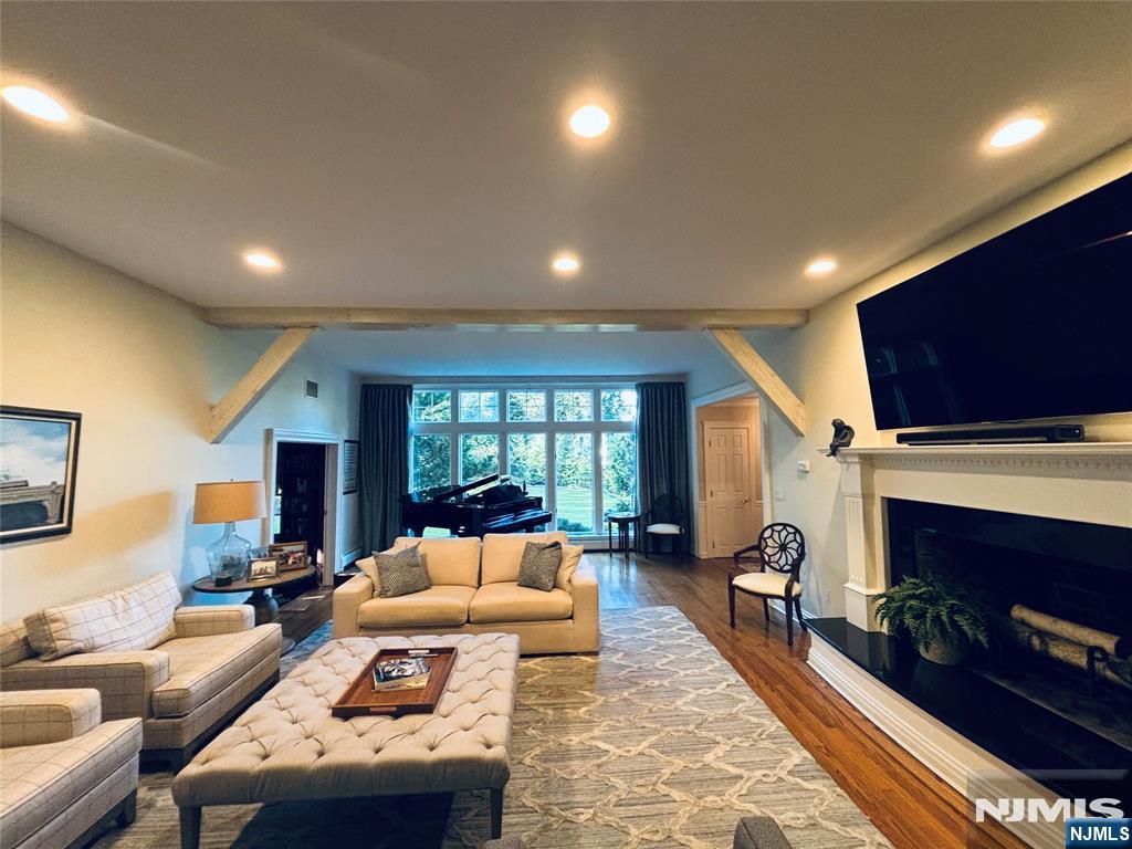 15 Duck Pond Road — photo 6
