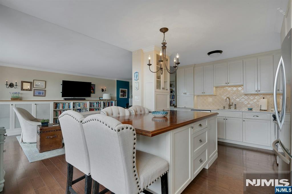 2000 Linwood Avenue 22B - Photo 1