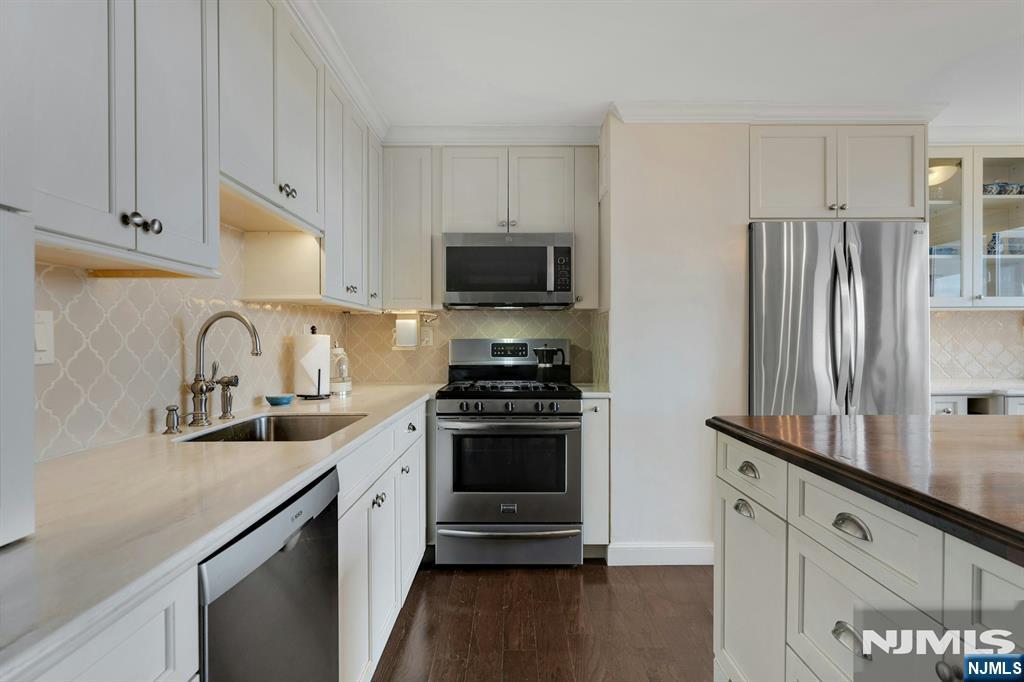 2000 Linwood Avenue 22B - Photo 2
